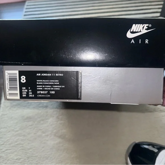 Air Jordan 11 in Concord colorway. Men’s size 8. Released in 2018 - Picture 7 of 9